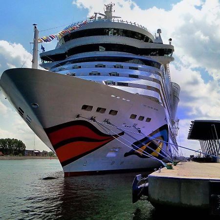 Ferienhaus Am Yachthafen, Moewe Διαμέρισμα Ρόστοκ Εξωτερικό φωτογραφία